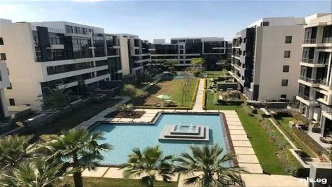 فيلا فاخرة للبيع مع خصائص مميزة في موقع ممتاز