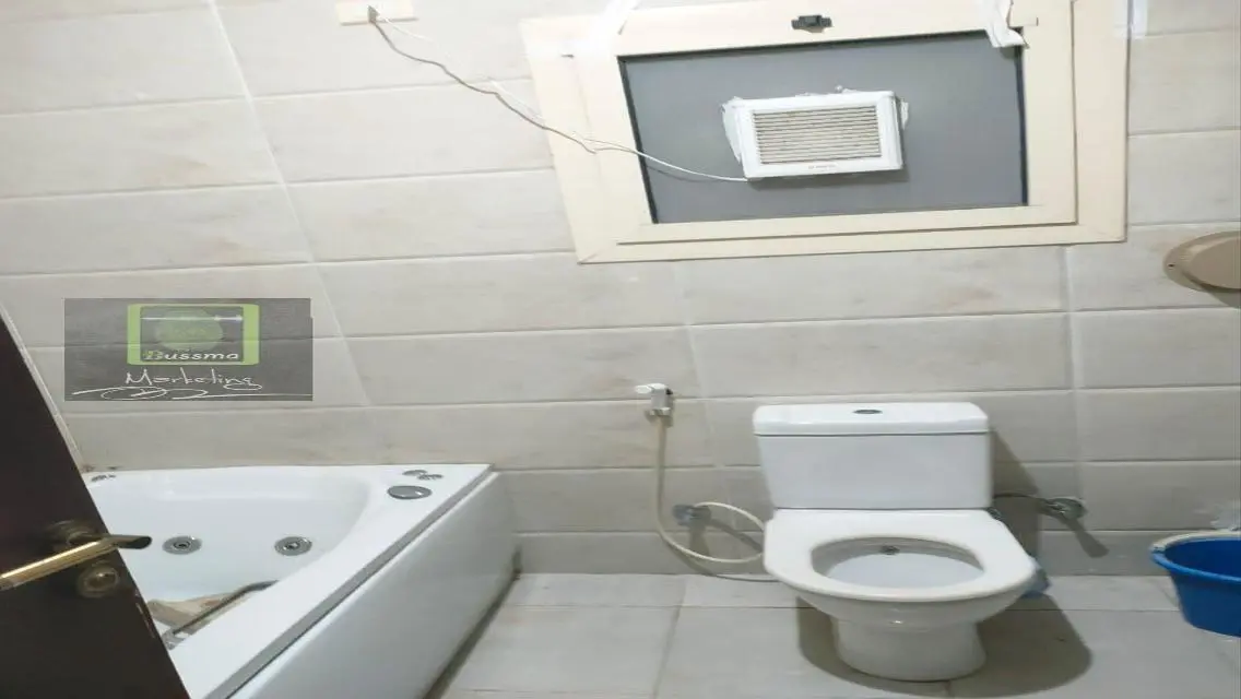 Spacious Apartment - 3 Beds and 2 Baths