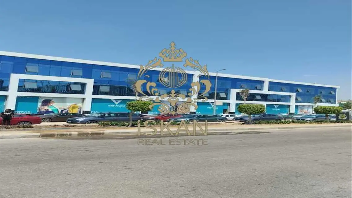عقار متميز بمساحة واسعة ومرافق شاملة