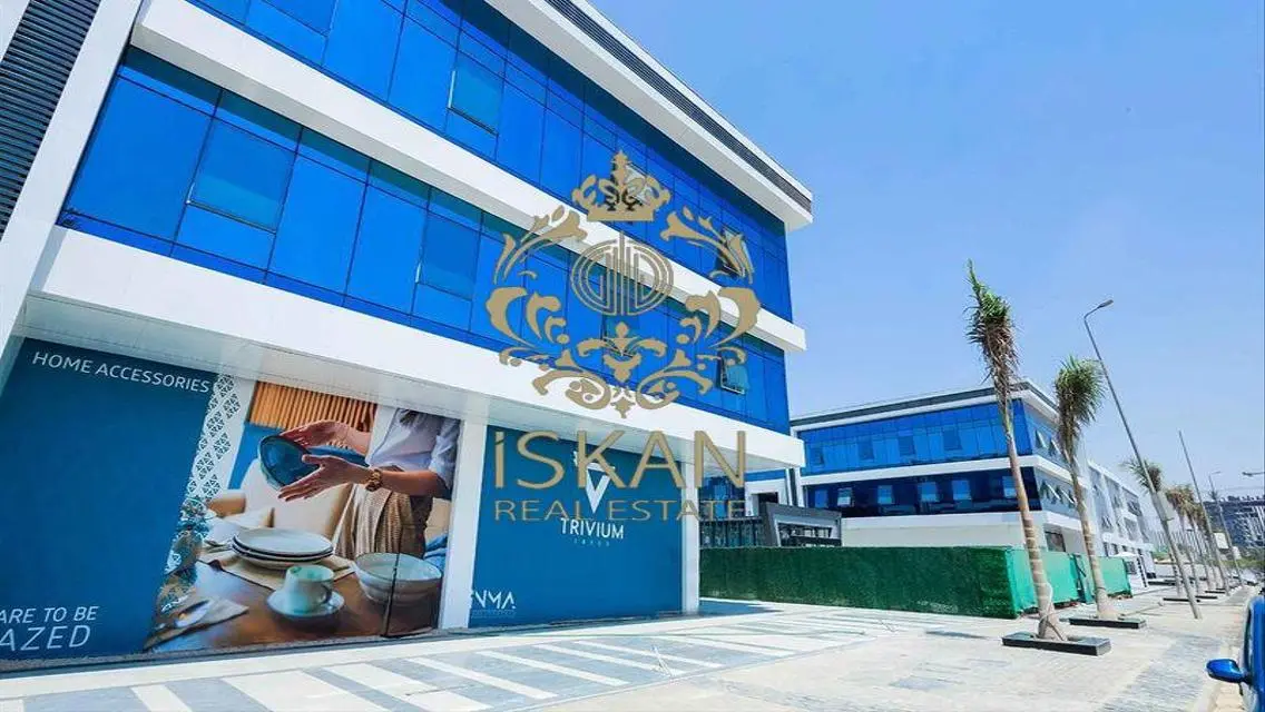 عقار متميز بمساحة واسعة ومرافق شاملة