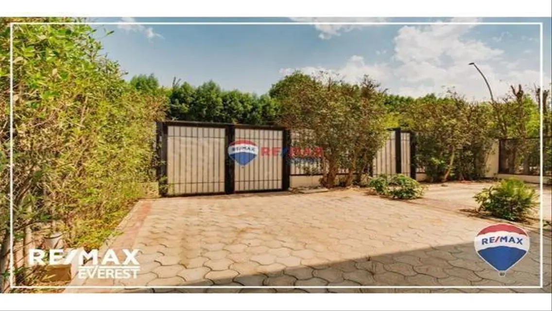 Luxury Apartment for Sale - 135,000 EGP - 340 sqm