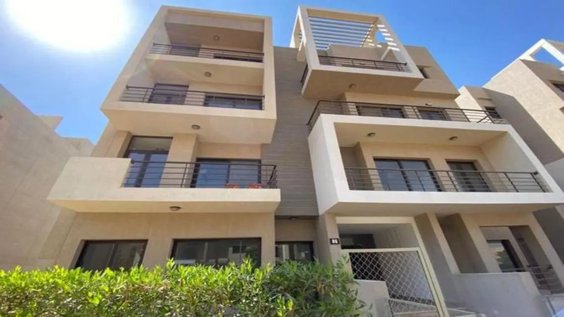 Luxury Apartment at Fifth Square - Al Marasem