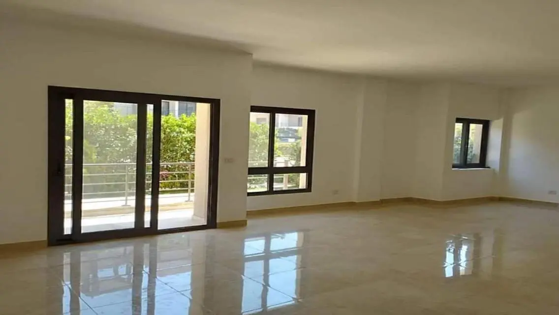Luxury Apartment at Fifth Square - Al Marasem