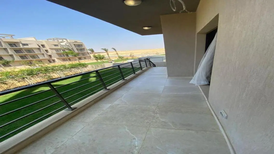 Luxury Apartment at Fifth Square - Al Marasem