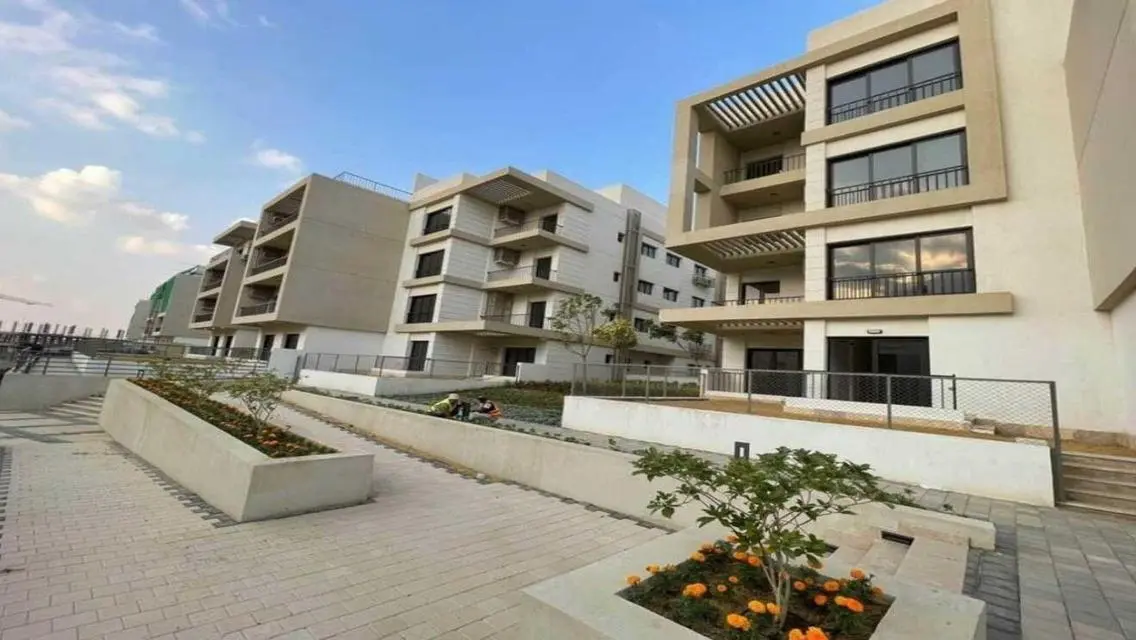 Luxury Apartment at Fifth Square - Al Marasem