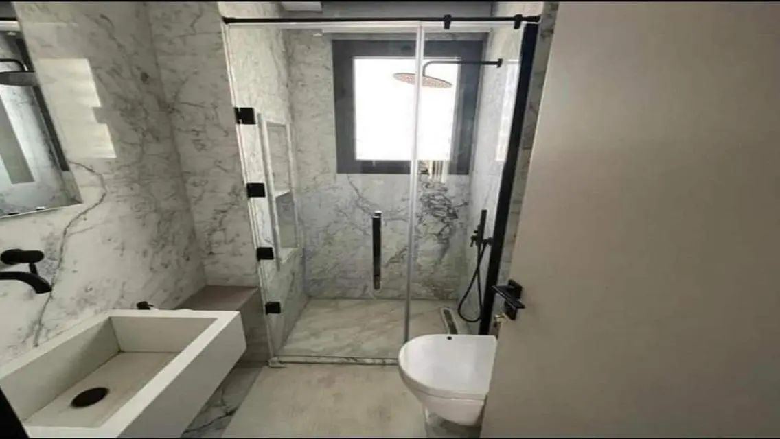 Luxury Apartment at Fifth Square - Al Marasem