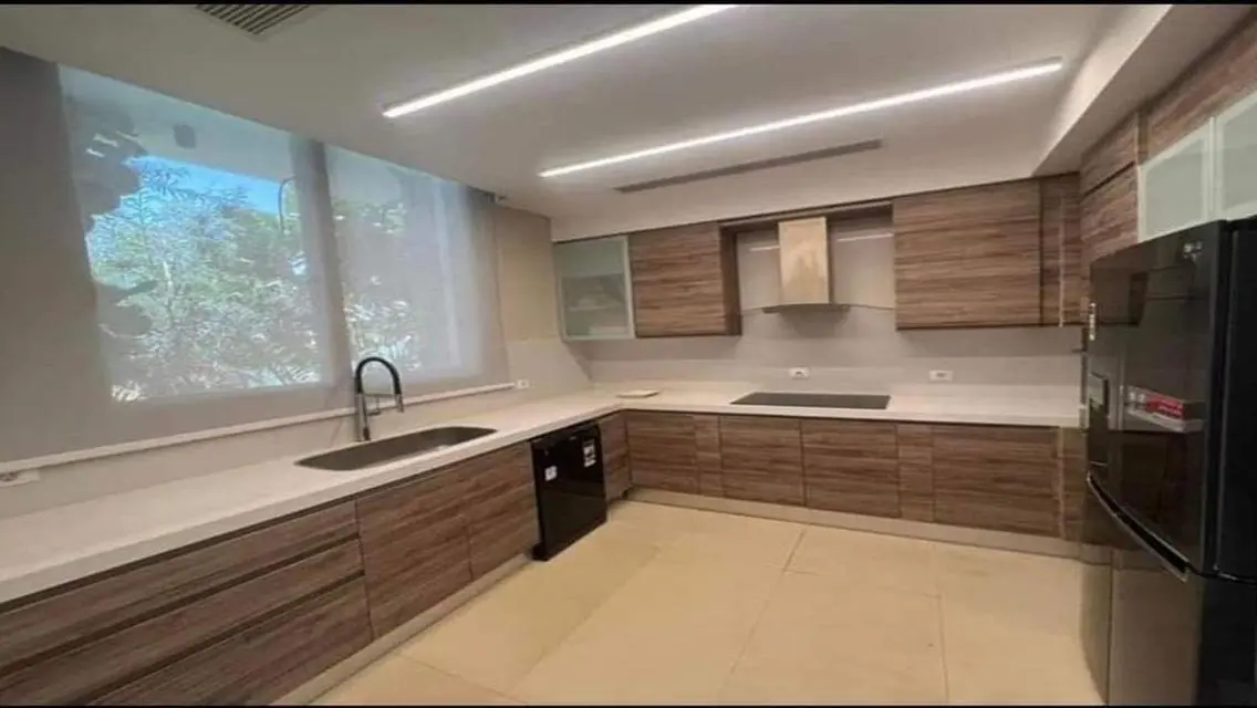 Luxury Apartment at Fifth Square - Al Marasem