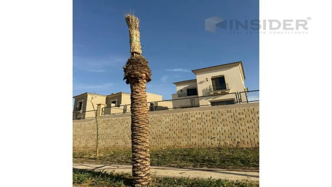 Luxury Villa with Private Garden and Pool in Prime Location
