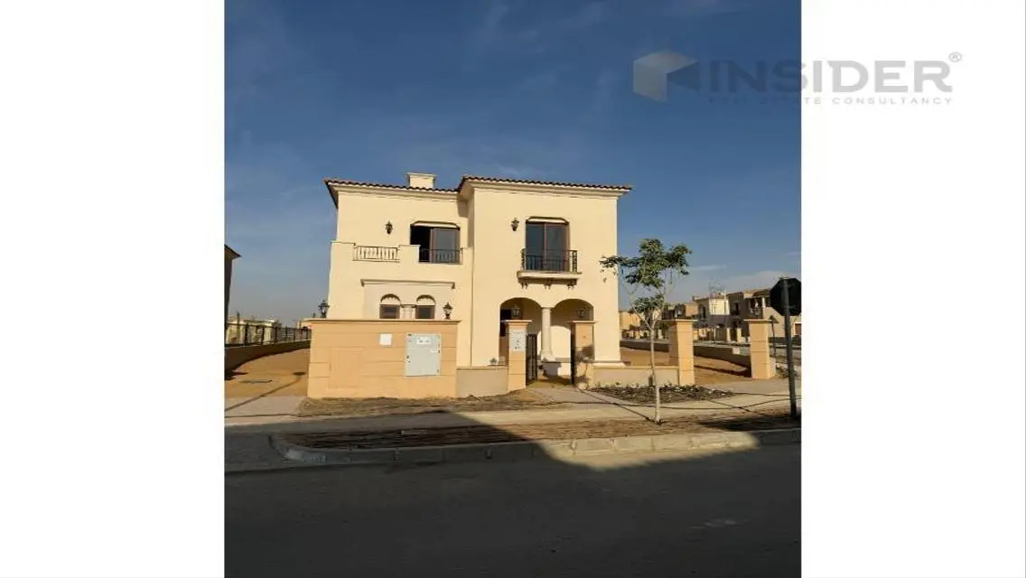 Luxury Villa with Private Garden and Pool in Prime Location