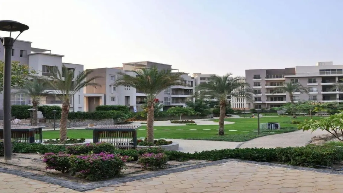 Luxury Apartment for Sale Overlooking Lakes