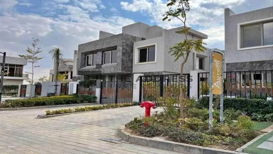 Luxury Villa with Private Garden and Pool for Sale