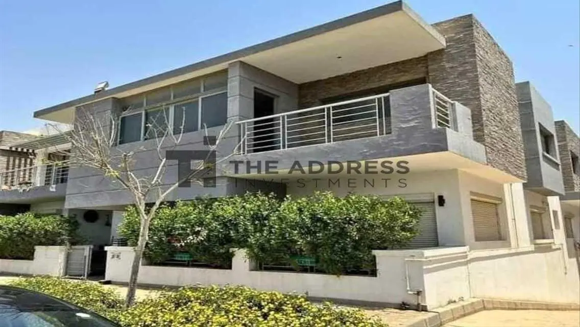 Luxury Villa with Private Garden and Pool for Sale