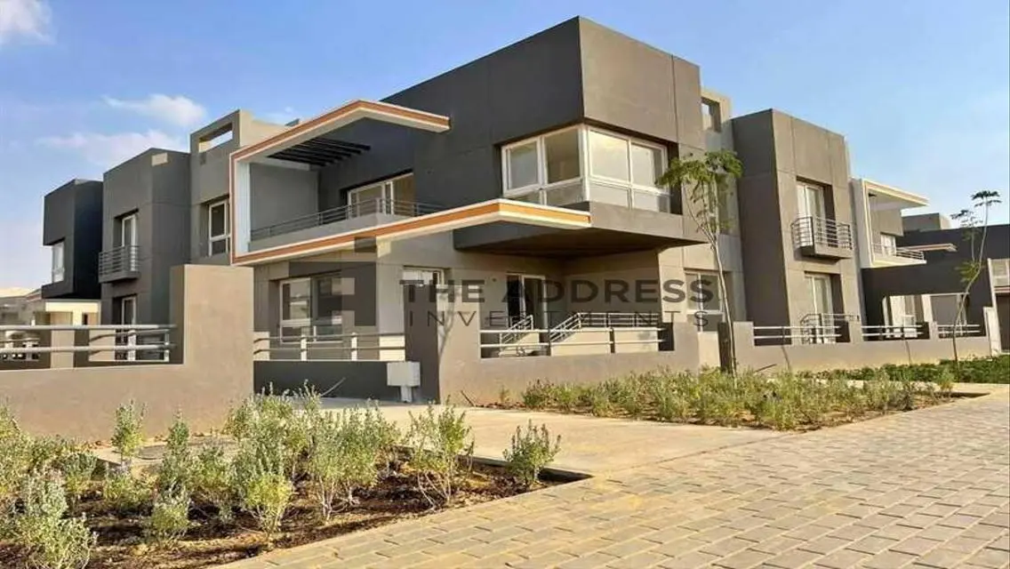 Luxury Villa with Private Garden and Pool for Sale