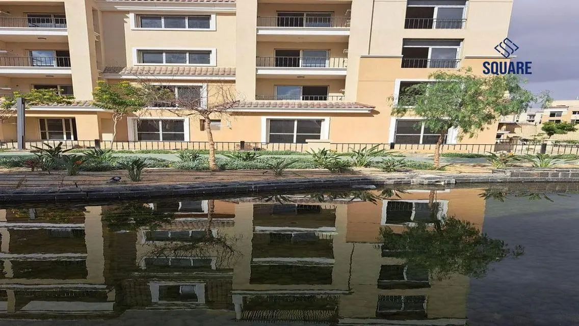 Luxury Apartment with Lake View and Premium Amenities