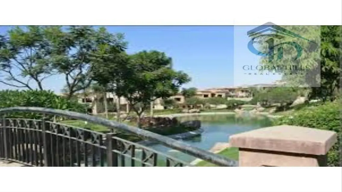 منزل مستقل للبيع في Lake View بمساحة 500 متر