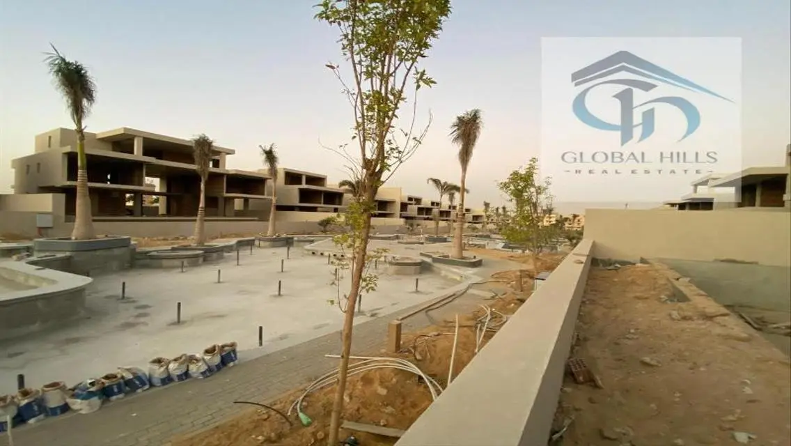 منزل مستقل للبيع في Lake View بمساحة 500 متر