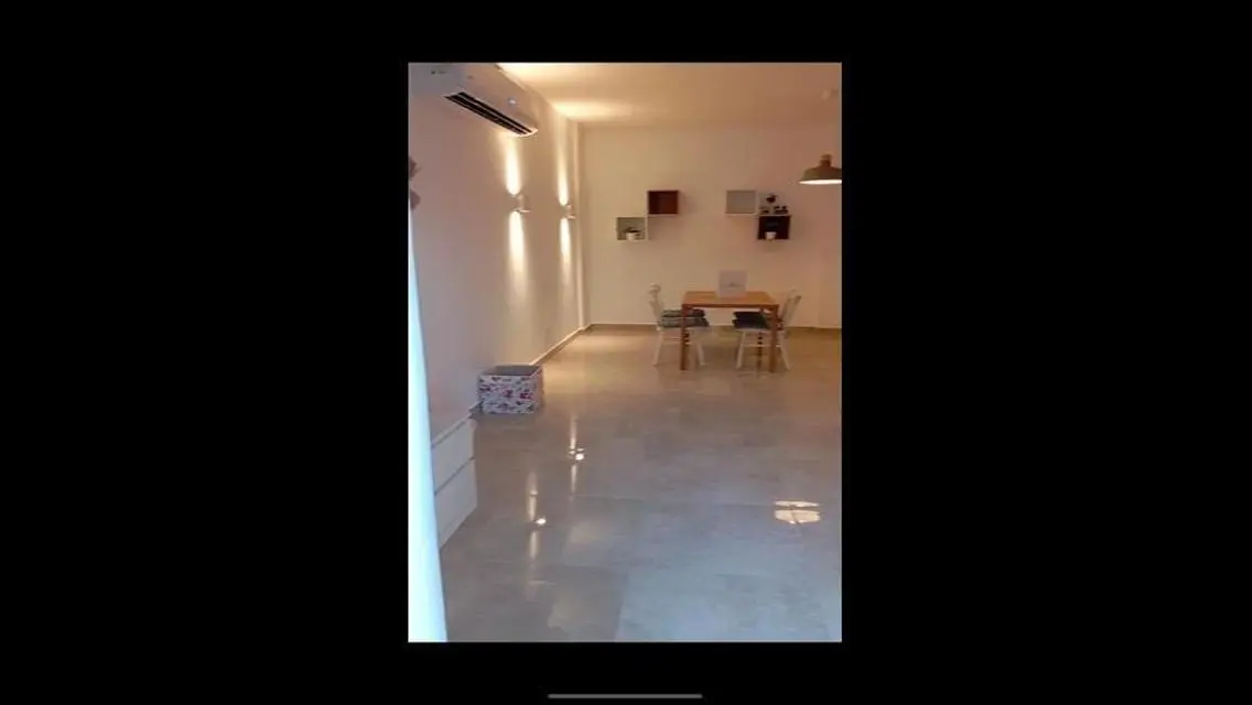 فيلا فاخرة للبيع مع حديقة خاصة ومسبح