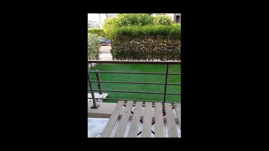 فيلا فاخرة للبيع مع حديقة خاصة ومسبح