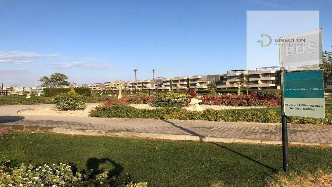 شقة فاخرة للبيع بمساحة واسعة وإطلالات خلابة