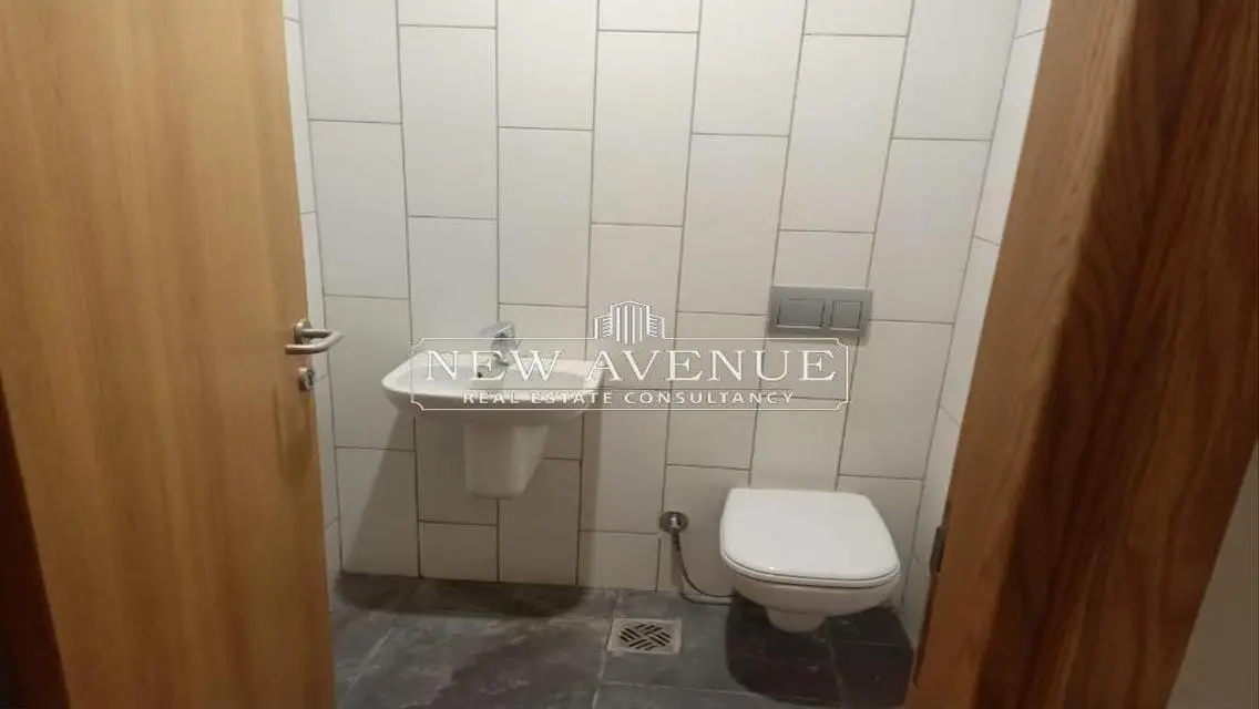 Office for Rent with Various Amenities and Prime Location