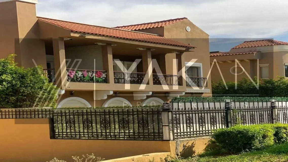 Luxury Villa for Sale - 800 Sq. M in Prime Location