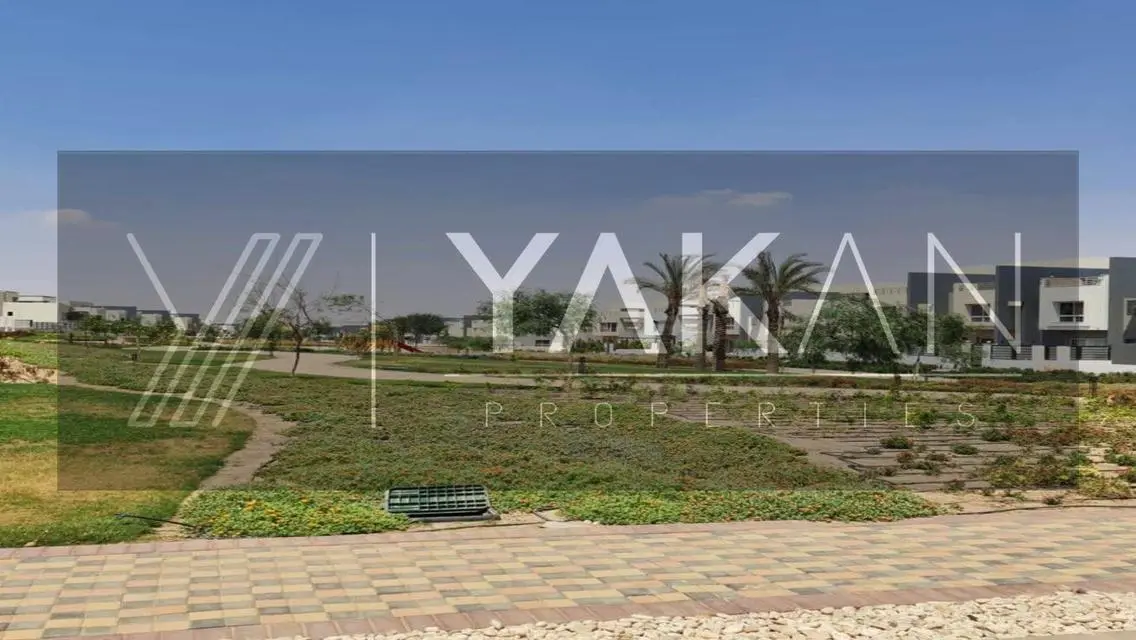 Luxury Villa for Sale - 800 Sq. M in Prime Location