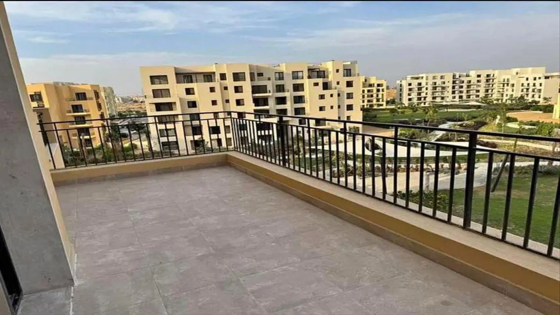 منزل فخم مع غرف متنوعة ومرافق فاخره