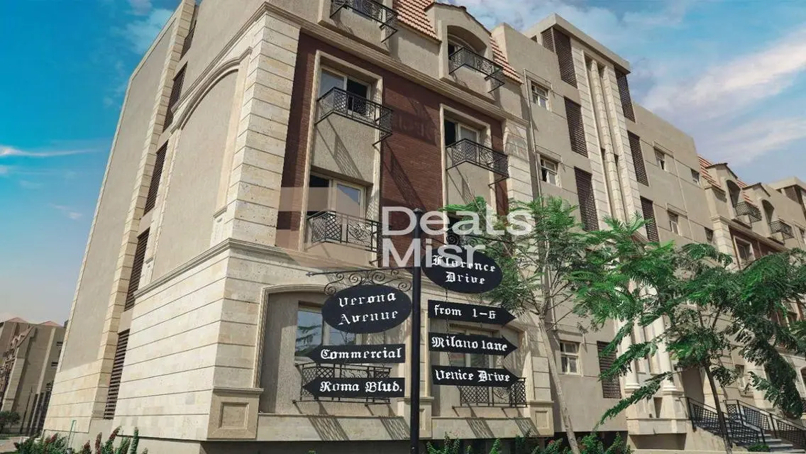 Luxury Apartment with Spacious Layout and Lake View