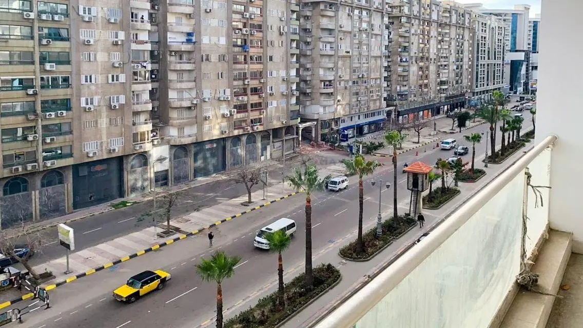 شقة فاخرة بمساحة واسعة في قلب المدينة