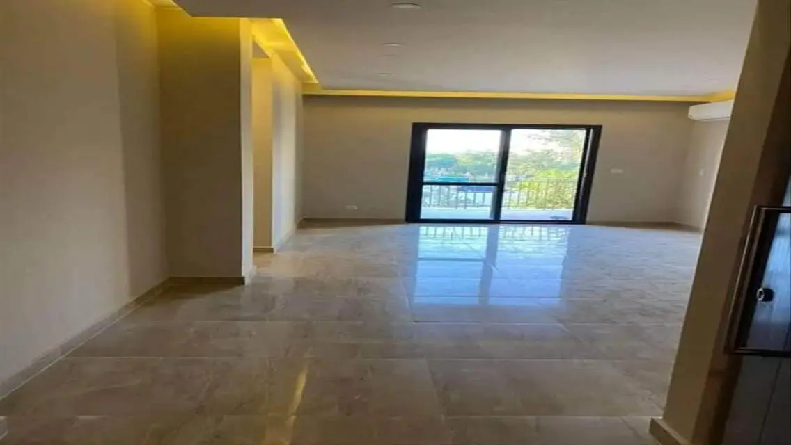 Luxurious Apartment with Spacious Area in the Heart of the City