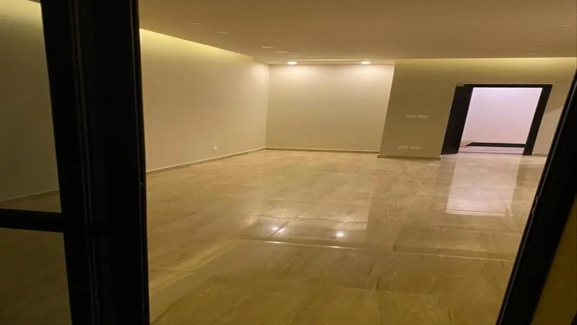 Luxurious Apartment with Spacious Area in the Heart of the City