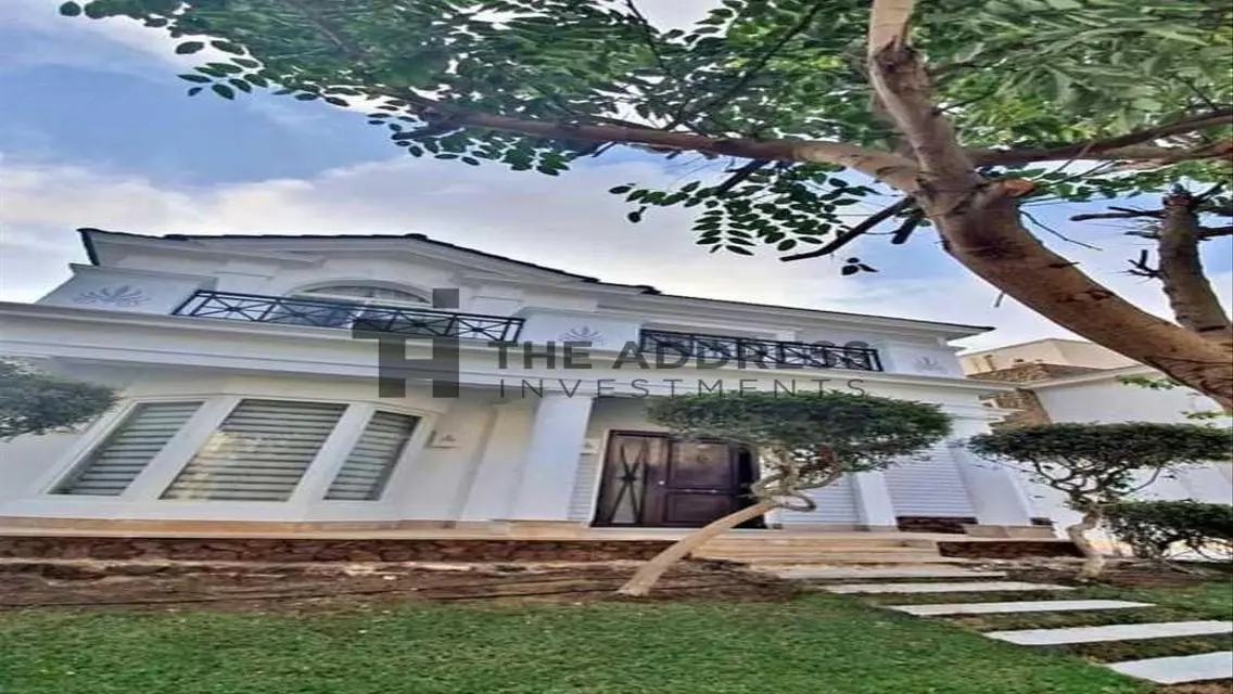 Luxury Villa for Sale in District 5 - 18,100,000 EGP