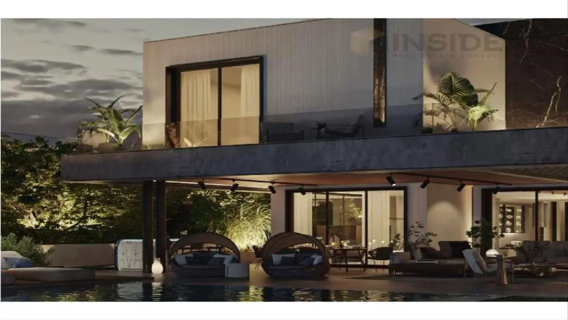 Stunning Villa for Sale in State 484
