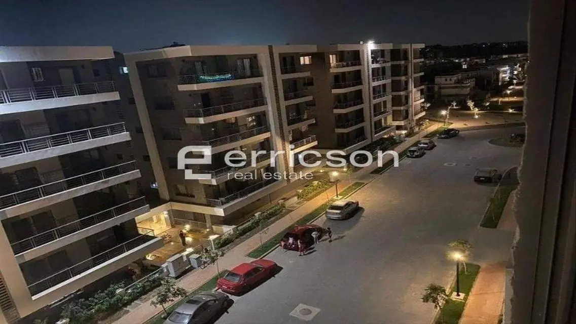 فيلا فاخرة للإيجار بمساحة واسعة