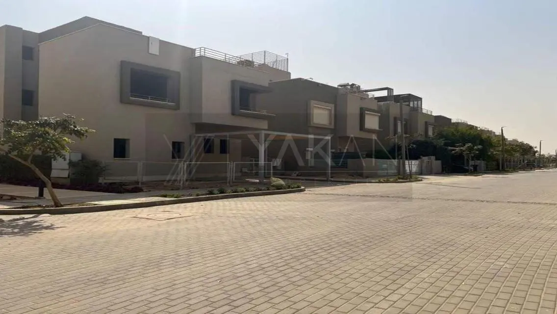 Spacious 600 m² Apartment with Stunning Views