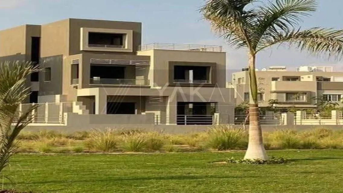Spacious 600 m² Apartment with Stunning Views