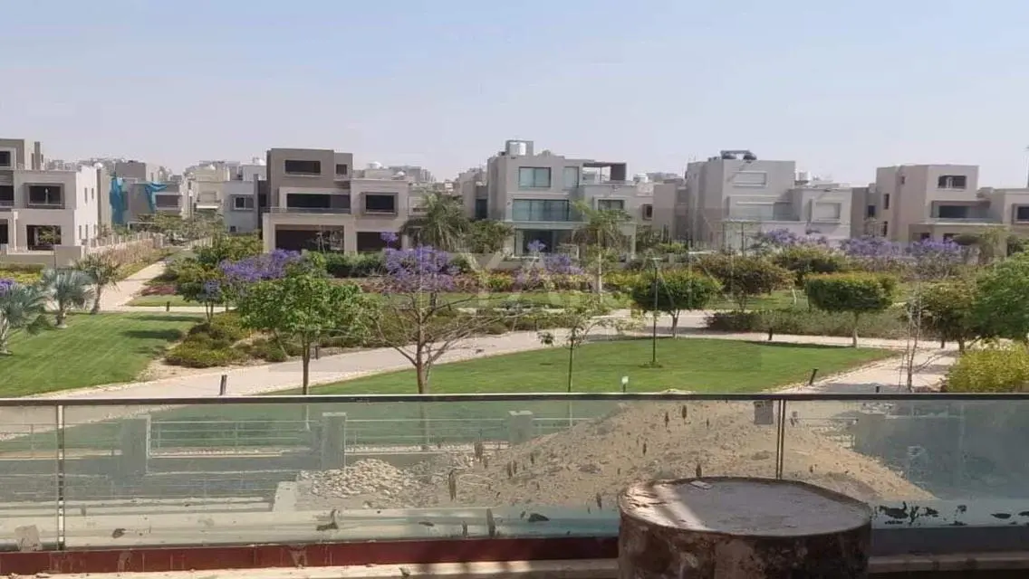 Spacious 600 m² Apartment with Stunning Views