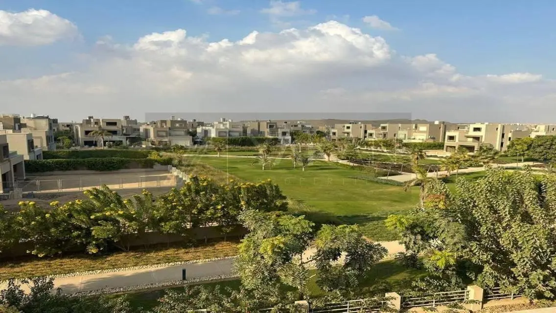 Spacious 600 m² Apartment with Stunning Views
