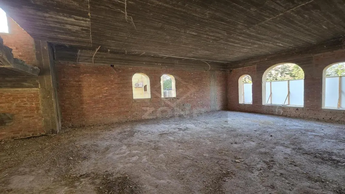 Luxury House for Sale with Full Amenities