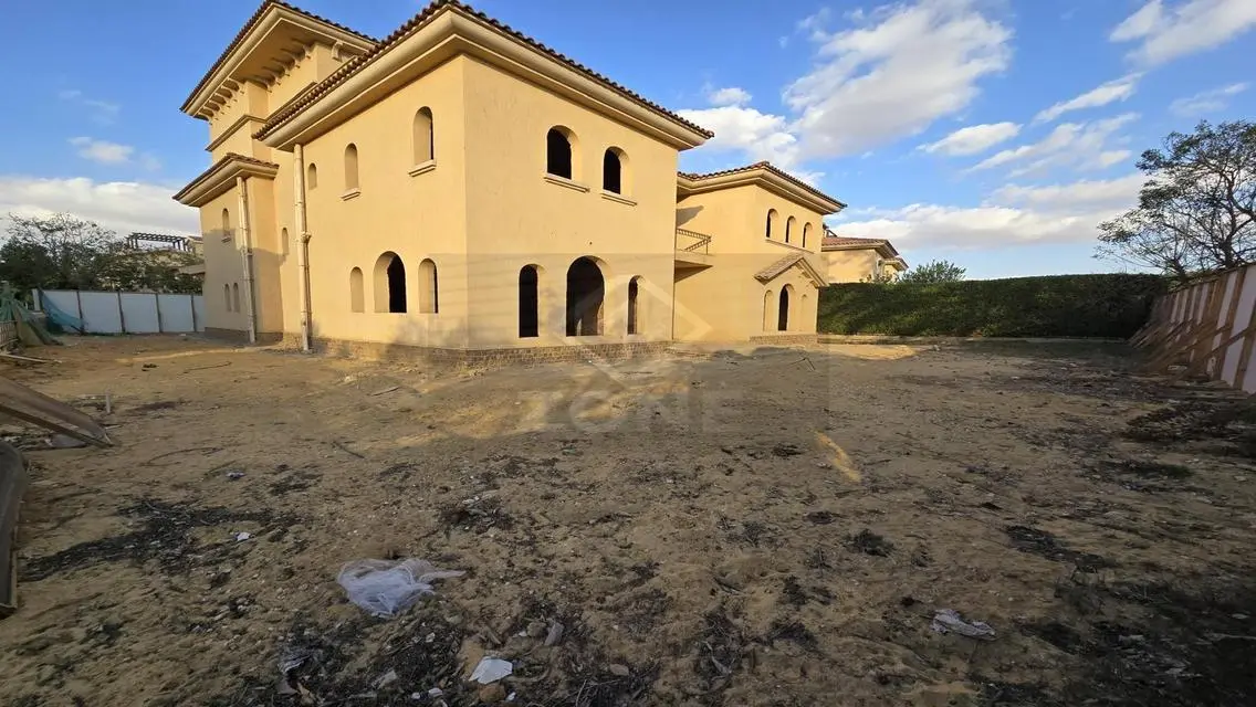 Luxury House for Sale with Full Amenities
