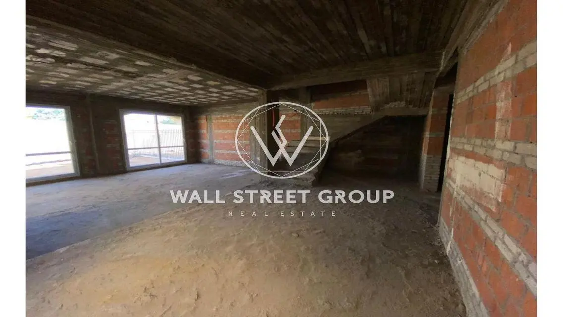 Luxurious Apartment with Balcony for Sale