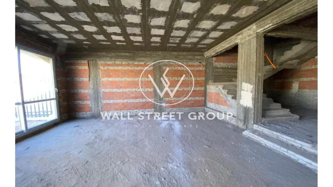 Luxurious Apartment with Balcony for Sale