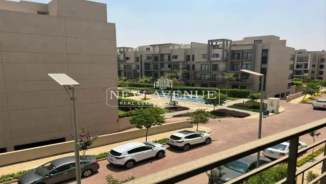 Luxury Apartment with Spacious Living in the Heart of the City