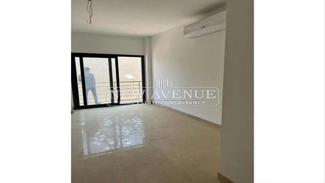 Luxury Apartment with Spacious Living in the Heart of the City
