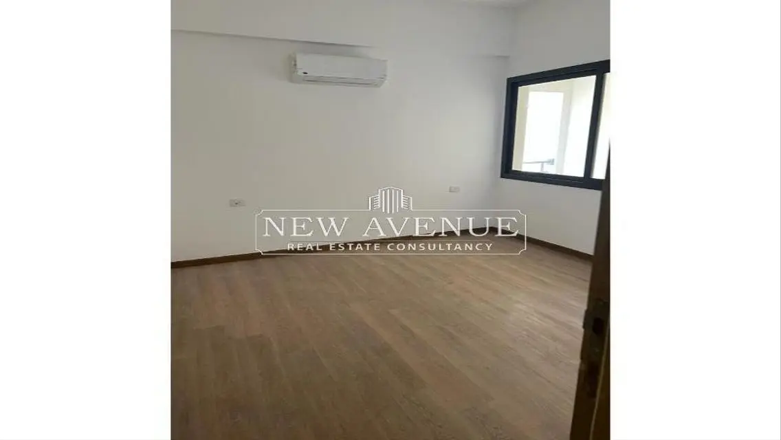 Luxury Apartment with Spacious Living in the Heart of the City
