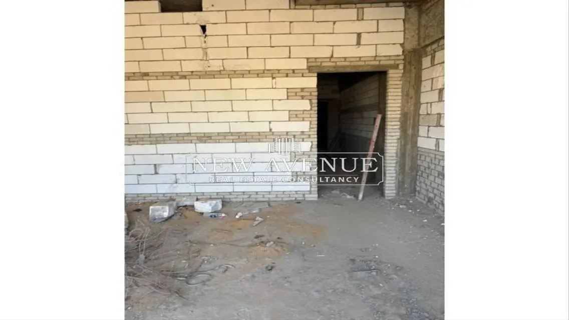 عقار مميز بمساحة 6825000 متر للبيع