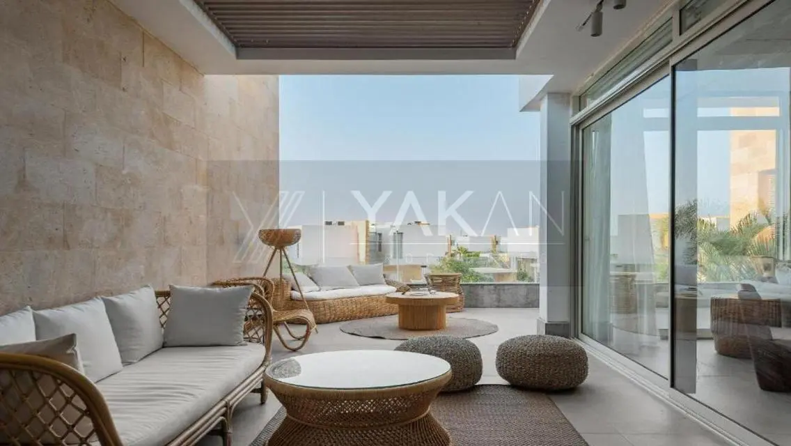 Luxury 3-Bedroom Apartment in the Heart of the City