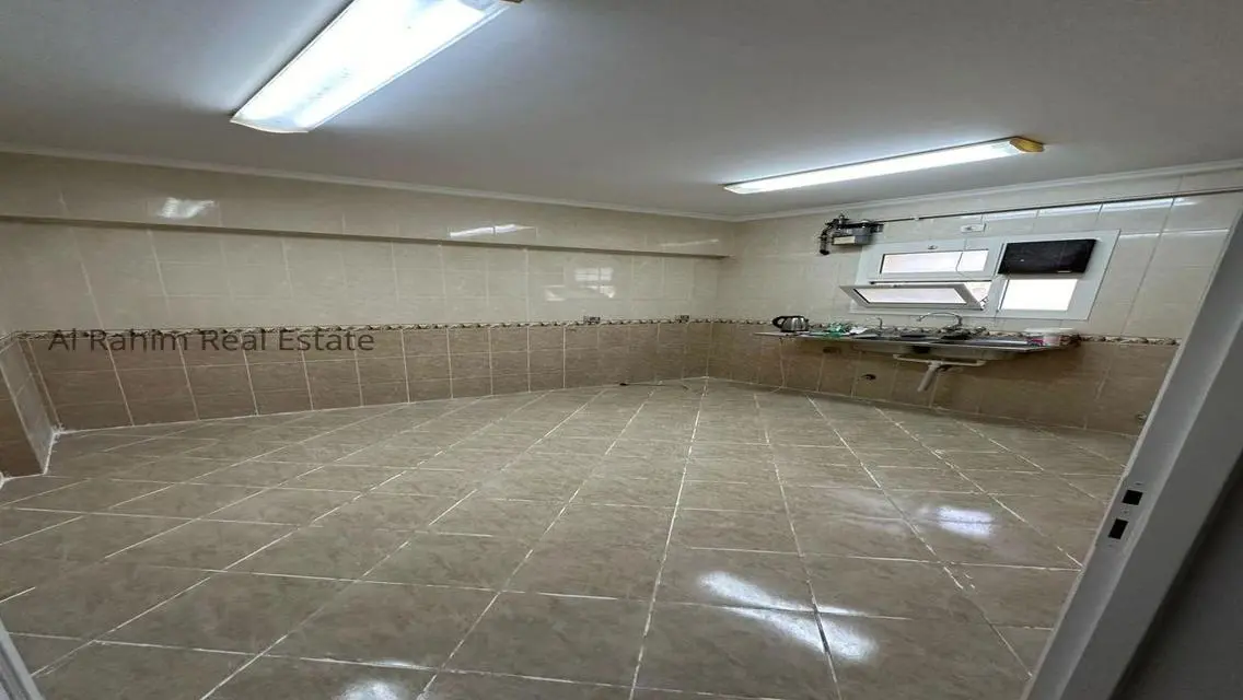 شقة فاخرة للإيجار بمساحة 250 متر في قلب المدينة
