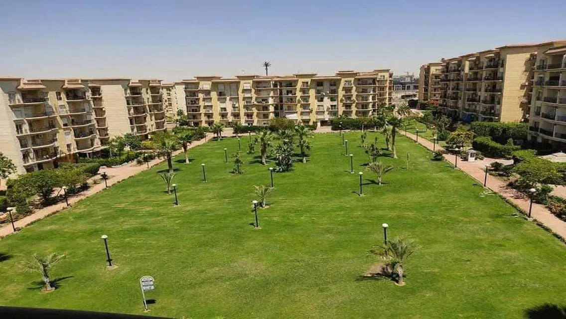 شقة فاخرة للإيجار بمساحة 250 متر في قلب المدينة