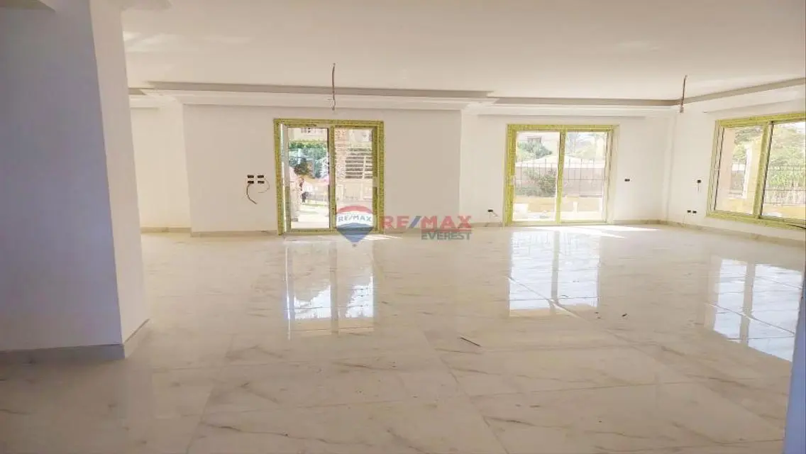 Luxury 4-Bedroom Apartment with 2009 Meter Space